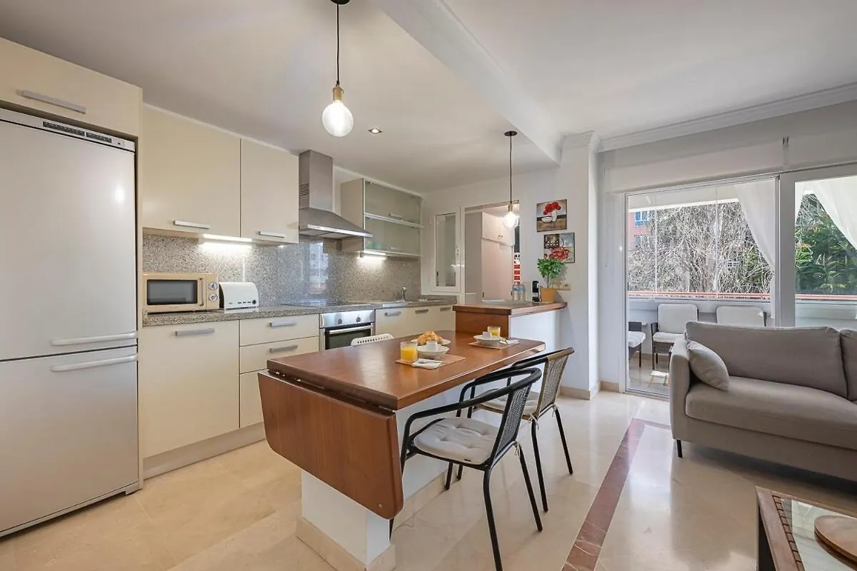 Apartment Elegant Apartment, Steps From The Sea With Parking Included Marbella